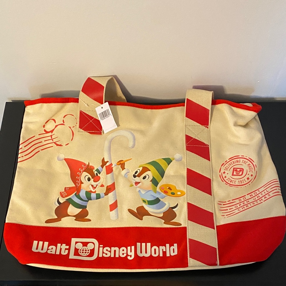 Walt Disney World 2024 Christmas Chip and Dale Canvas Tote. NWT.